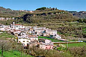 Parco delle Cascate di Molina. Il borgo di Molina.